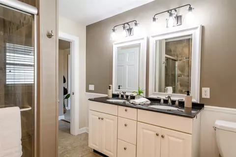 Bath - 512 Wayne, Saint Joseph, MI 49085 photo 1 of 5