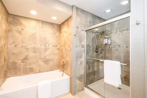 Bath - 512 Wayne, Saint Joseph, MI 49085 photo 2 of 5
