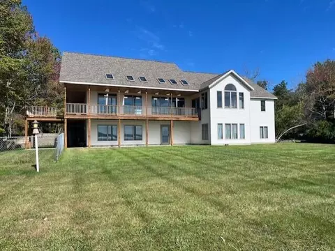 3177 Memorial, Muskegon, MI 49445