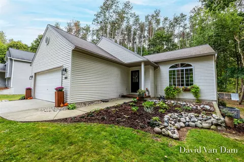 805 Shepard, Lowell, MI 49331 photo 4