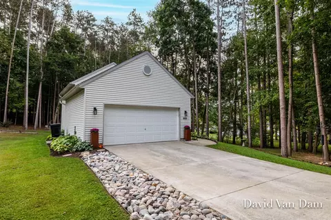 805 Shepard, Lowell, MI 49331 photo 2