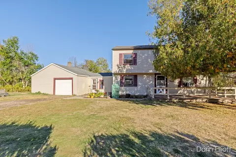 4701 E Riverside, Lyons, MI 48851