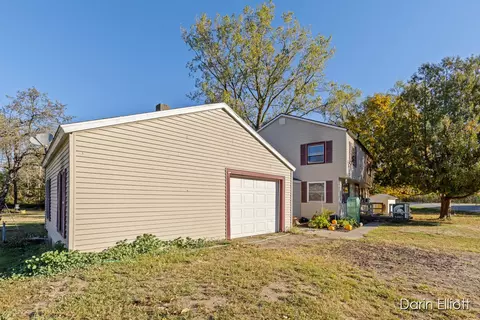 4701 E Riverside, Lyons, MI 48851 photo 2