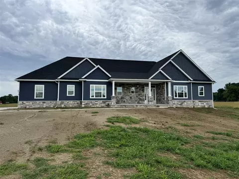 9004 Charter Oak, Saline, MI 48176