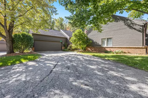 2660 Wyndham, Grand Rapids, MI 49546
