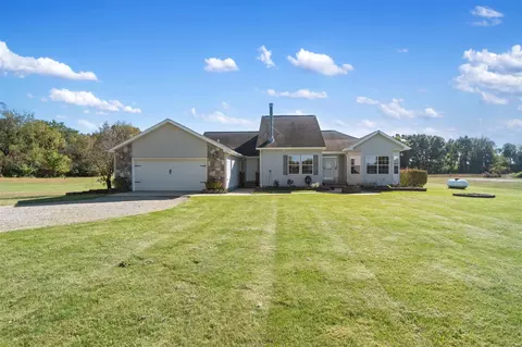 7999 Folks, Hanover, MI 49241