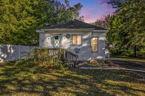 212 E Oak St, Greenville, MI 48838
