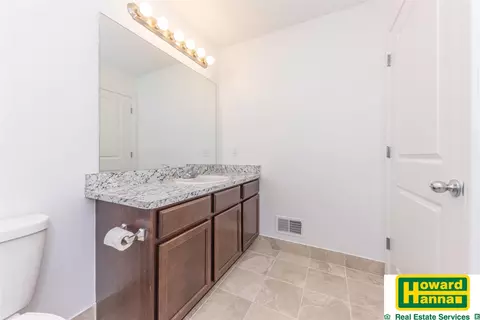 Bath - 480 Maple Cv, Saline, MI 48176 photo 2 of 4
