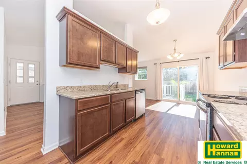 Kitchen - 480 Maple Cv, Saline, MI 48176 photo 2 of 5