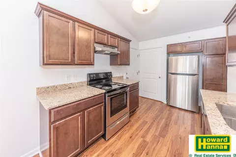Kitchen - 480 Maple Cv, Saline, MI 48176 photo 1 of 5