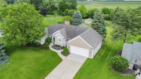 8704 Cedar Lk, Jenison, MI 49428