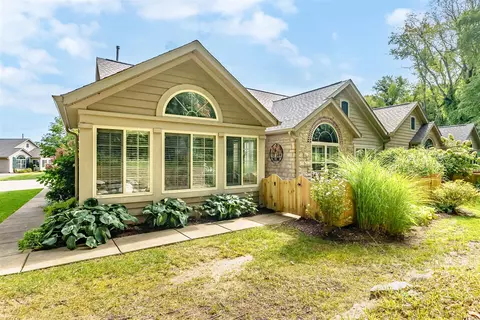 2677 Bluestone, Kalamazoo, MI 49009