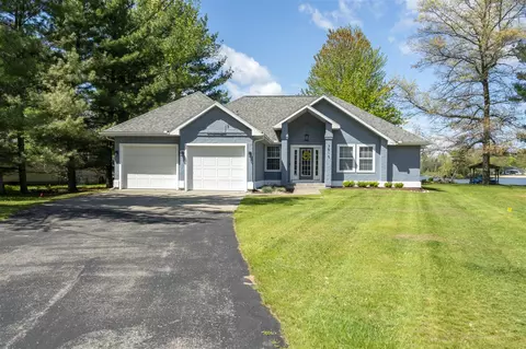 7515 Bay Mdw, Canadian Lakes, MI 49346