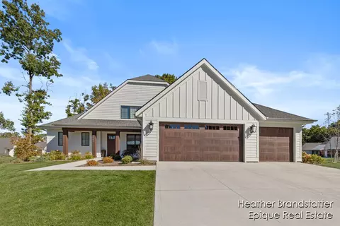 6345 Lamppost #4, Grand Rapids, MI 49546