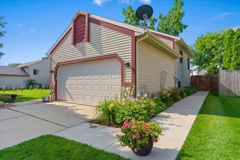 Exterior - 1277 Calumet, Dewitt, MI 48820 photo 4 of 9