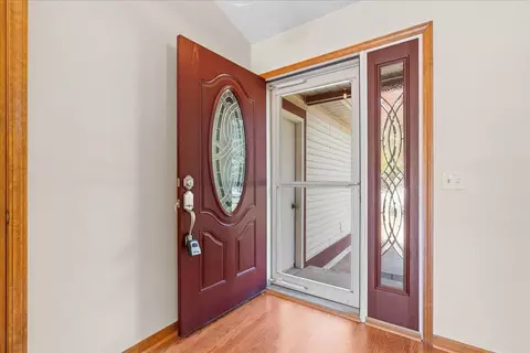 Entry Way - 1277 Calumet, Dewitt, MI 48820 photo 1 of 3