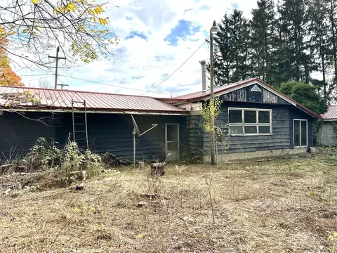 804 S Main St, Crystal, MI 48818 photo 8