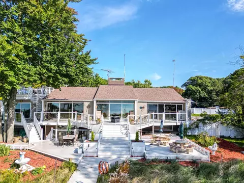 3845 Norton Hls, Norton Shores, MI 49441