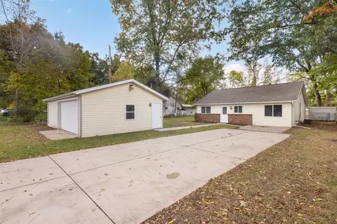 Exterior - 66949 Winding Riv, Constantine, MI 49042 photo 2 of 4