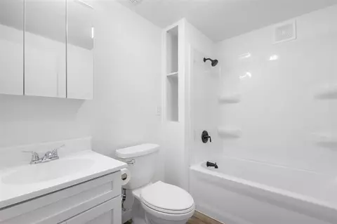 Bath - 66949 Winding Riv, Constantine, MI 49042 photo 1 of 1