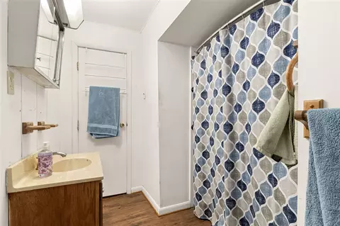 Bath - 4924 E Haslett, Perry, MI 48872 photo 1 of 1