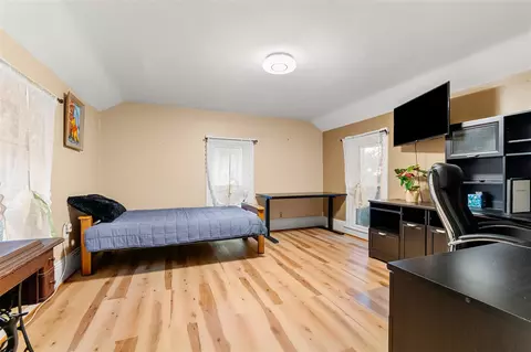 Bedroom - 4924 E Haslett, Perry, MI 48872 photo 3 of 6