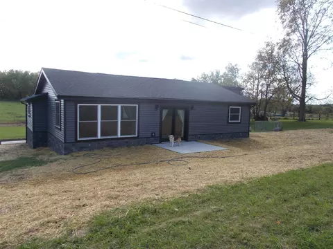61776 Youngman, Three Rivers, MI 49093