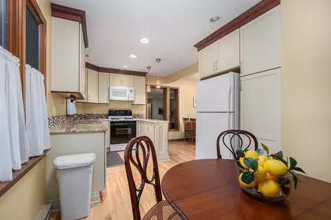 Kitchen - 13987 Red Arrow, Harbert, MI 49115 photo 5 of 5