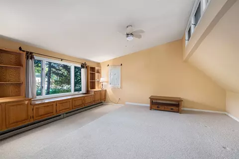 Living - 13987 Red Arrow, Harbert, MI 49115 photo 2 of 3