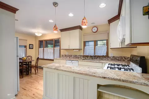 Kitchen - 13987 Red Arrow, Harbert, MI 49115 photo 2 of 5