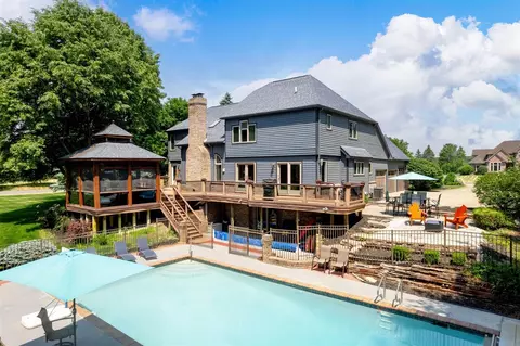 9441 York Woods, Saline, MI 48176