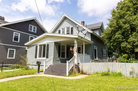 641 Burton, Grand Rapids, MI 49507