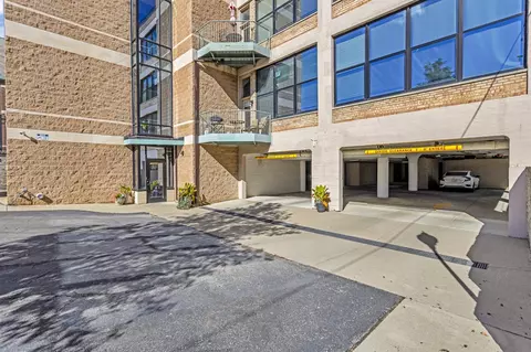 Exterior - 109 W Washington # 23, Jackson, MI 49201 photo 2 of 6