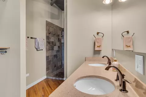 Bath - 109 W Washington # 23, Jackson, MI 49201 photo 1 of 7