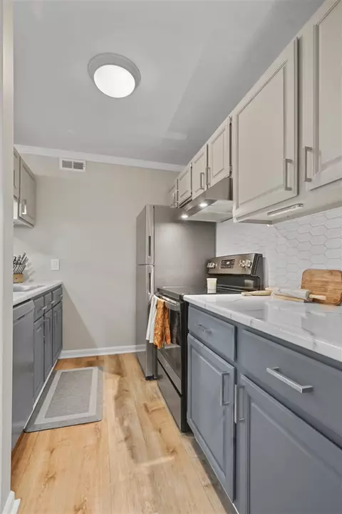 Kitchen - 8713 Candlewood #10, Brighton, MI 48116 photo 2 of 5