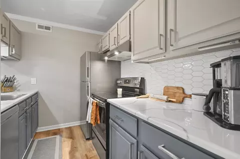 Kitchen - 8713 Candlewood #10, Brighton, MI 48116 photo 1 of 5