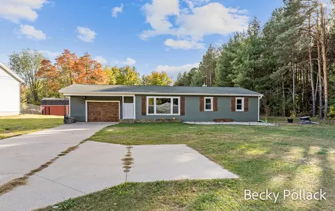 1721 E Pontaluna, Spring Lake, MI 49456