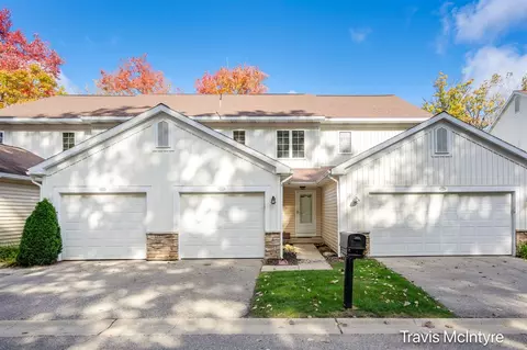 1422 Viewpoint #26, Greenville, MI 48838