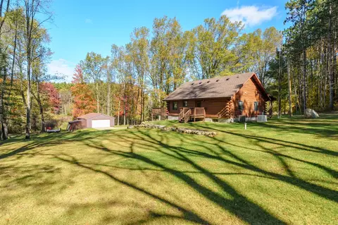 20605 15 Mile, Bellevue, MI 49021