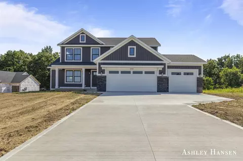 3040 Rabbit Run, Lowell, MI 49331
