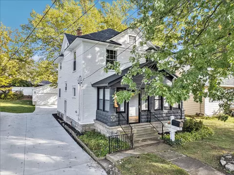 3272 College, Grand Rapids, MI 49525