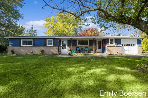 335 Edison Park, Grand Rapids, MI 49504