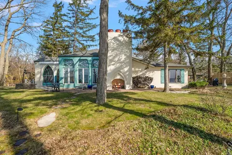5876 Dunham, Stevensville, MI 49127