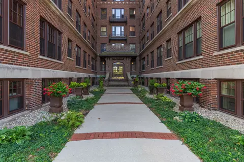 471 W South #107, Kalamazoo, MI 49007