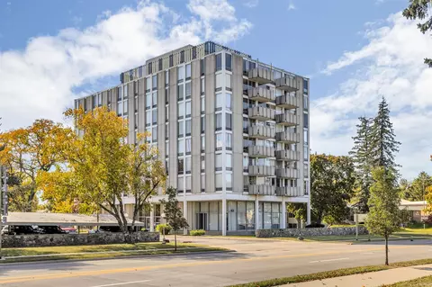 715 W Michigan # 207, Jackson, MI 49201
