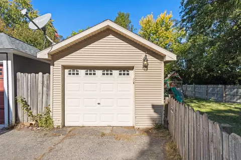 748 Union, Jackson, MI 49203 photo 32