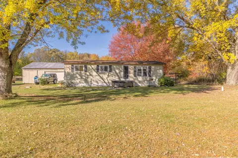 653 106th, Plainwell, MI 49080