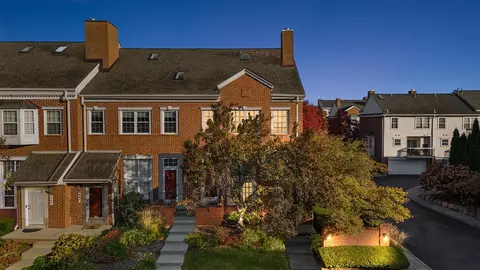 152 Allenhurst, Royal Oak, MI 48067