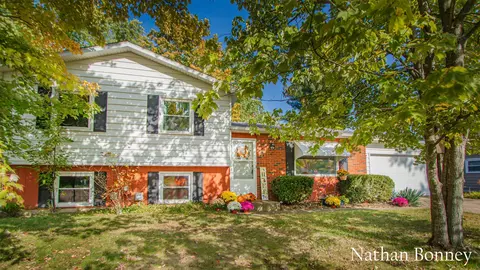 1804 Carlsbrook, Portage, MI 49024