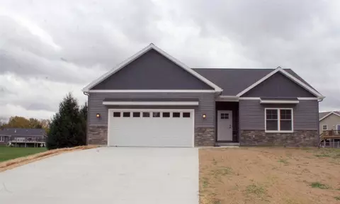 1054 N Stoneridge, Plainwell, MI 49080